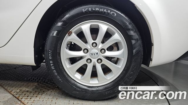 Kia K3 2014 — photo 7