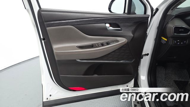 Hyundai Santafe 2019 — photo 14