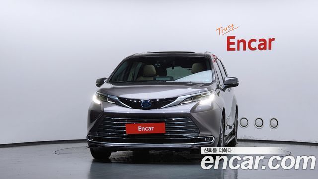Toyota Sienna 2023 — photo 3