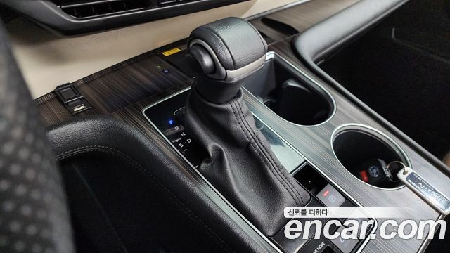 Toyota Sienna 2023 — photo 12