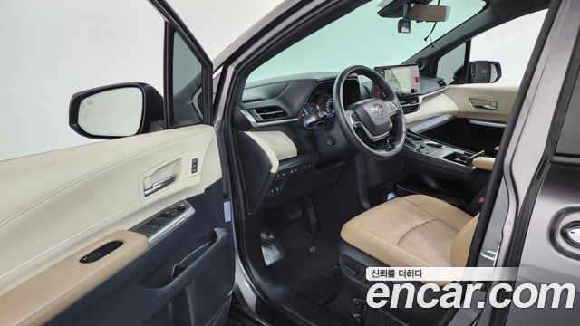 Toyota Sienna 2023 — photo 13