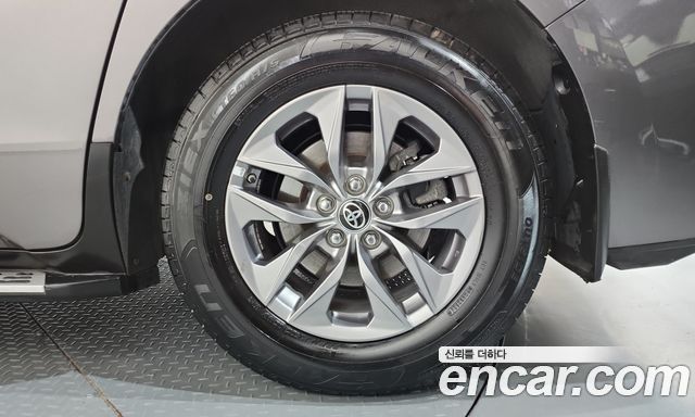 Toyota Sienna 2023 — photo 7