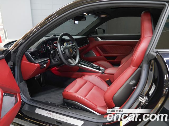 Porsche 911 2024 — photo 11