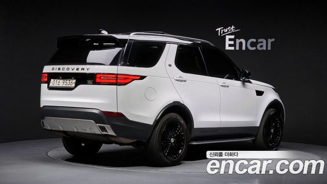 Land Rover Discovery 2018 — photo 2