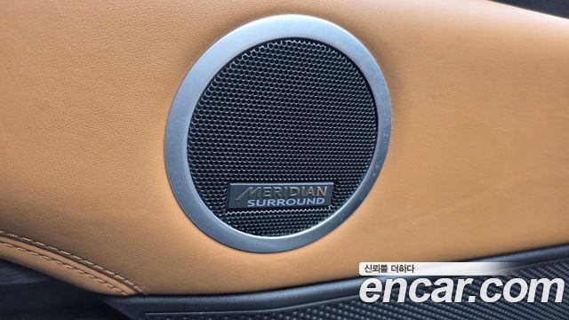 Land Rover Discovery 2018 — photo 13