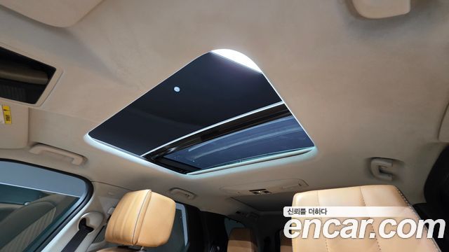 Land Rover Discovery 2018 — photo 18