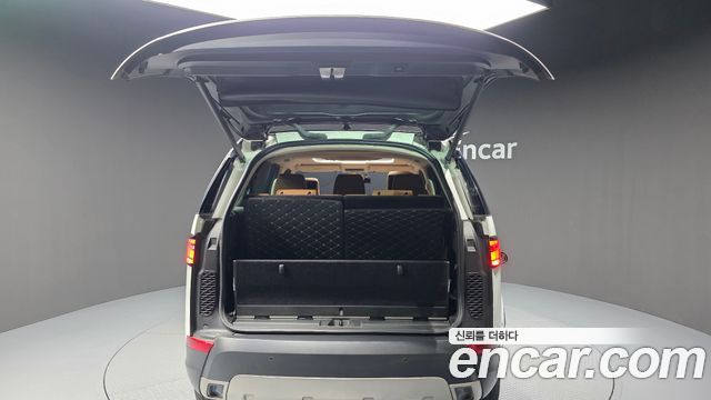 Land Rover Discovery 2018 — photo 20