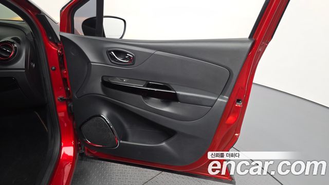 Renault Korea QM3 2015 — photo 14