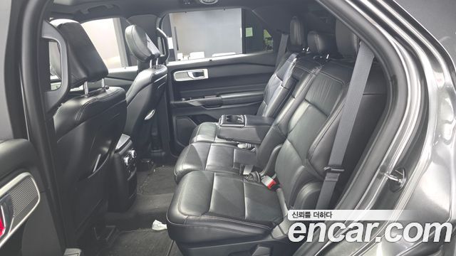 Ford Explorer 2020 — photo 18