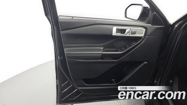 Ford Explorer 2020 — photo 14