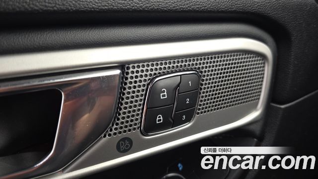 Ford Explorer 2020 — photo 33