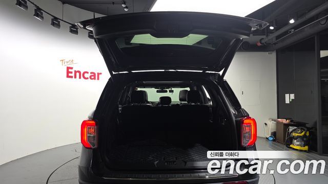 Ford Explorer 2020 — photo 34