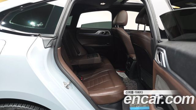 BMW i4 2023 — photo 17