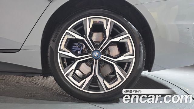 BMW i4 2023 — photo 7