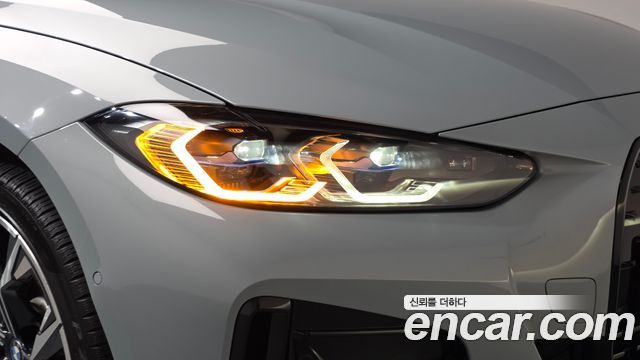 BMW i4 2023 — photo 8