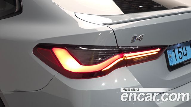 BMW i4 2023 — photo 9