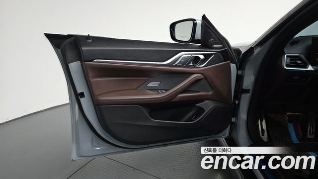 BMW i4 2023 — photo 14