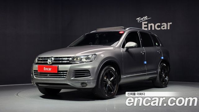 Volkswagen Touareg 2012 — photo 1