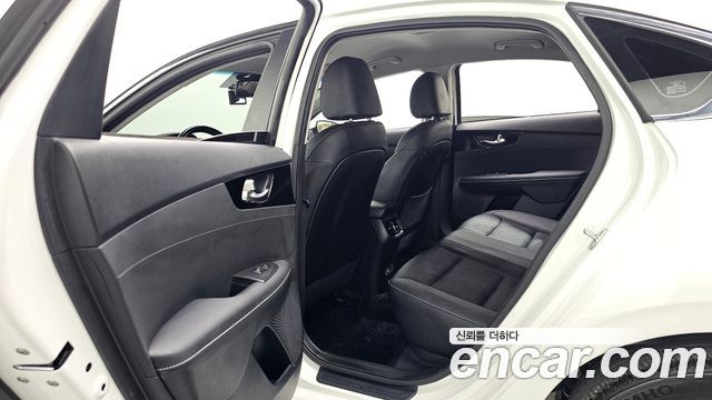 Kia K3 2022 — photo 11