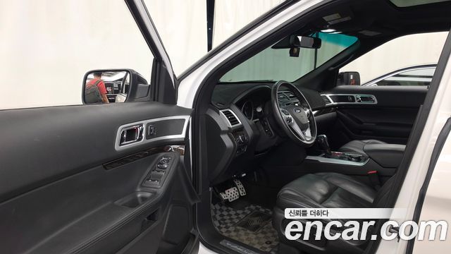 Ford Explorer 2015 — photo 10