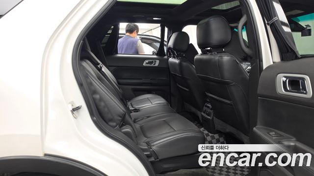 Ford Explorer 2015 — photo 12