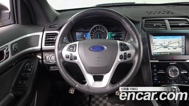 Ford Explorer 2015 — photo 13