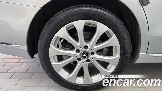 Mercedes-Benz E-Class 2018 — photo 5