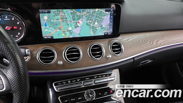 Mercedes-Benz E-Class 2018 — photo 19