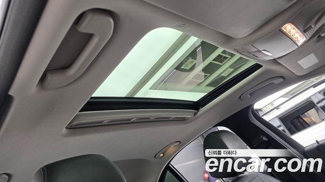 Mercedes-Benz E-Class 2018 — photo 22