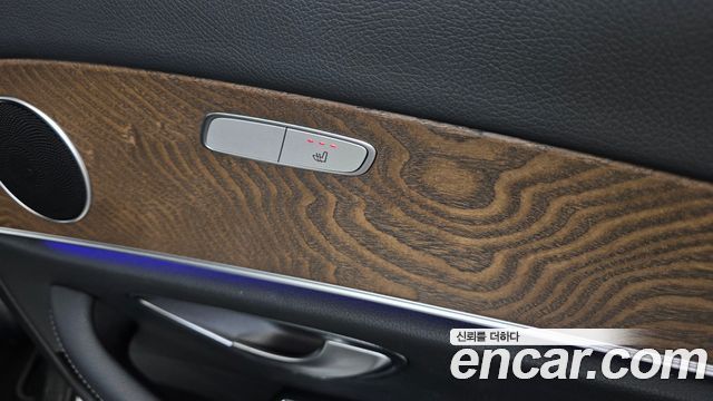 Mercedes-Benz E-Class 2018 — photo 24