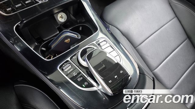 Mercedes-Benz E-Class 2018 — photo 25