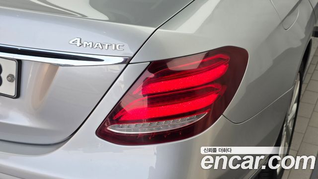 Mercedes-Benz E-Class 2018 — photo 9