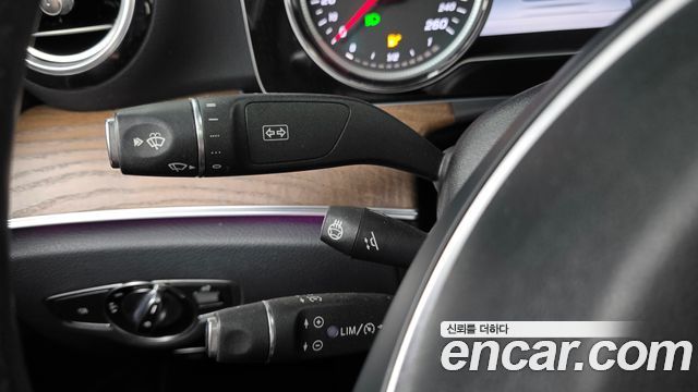 Mercedes-Benz E-Class 2018 — photo 28