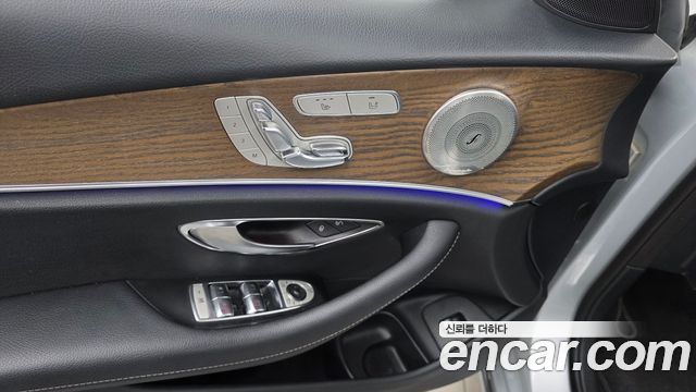 Mercedes-Benz E-Class 2018 — photo 29
