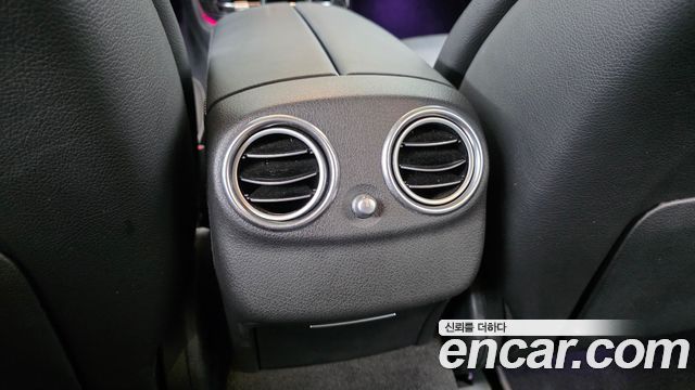 Mercedes-Benz E-Class 2018 — photo 32