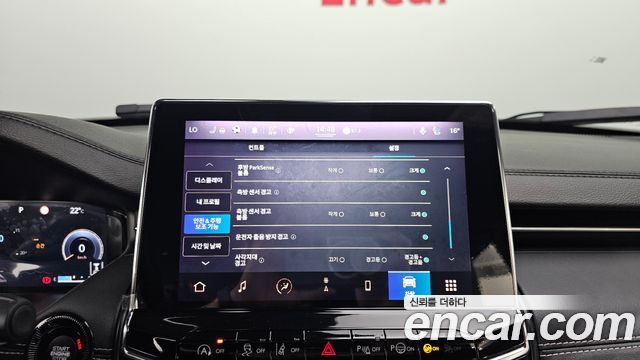 Jeep Compass 2022 — photo 24