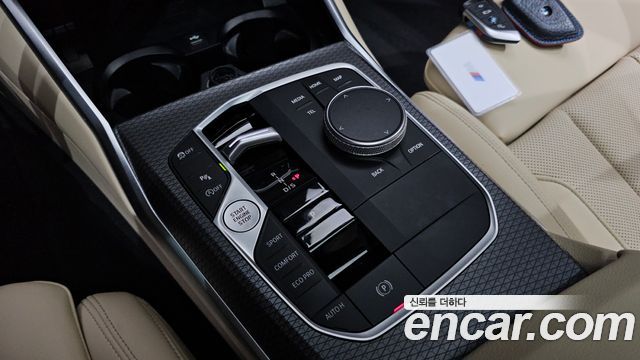 BMW 3-Series 2023 — photo 12