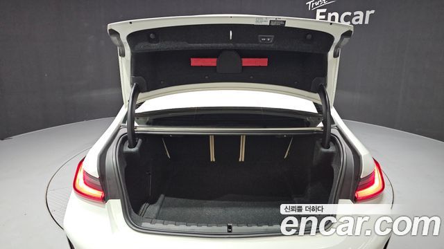 BMW 3-Series 2023 — photo 26