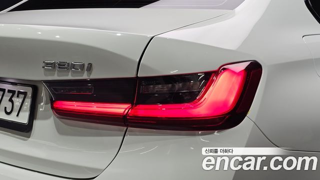 BMW 3-Series 2023 — photo 9
