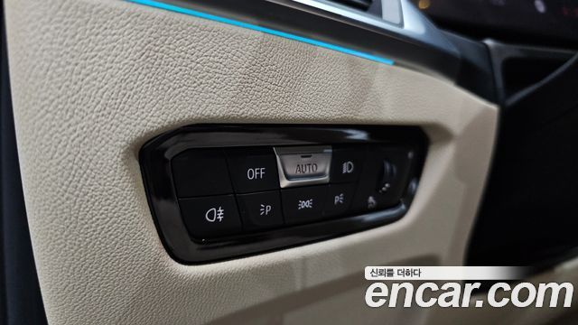 BMW 3-Series 2023 — photo 28