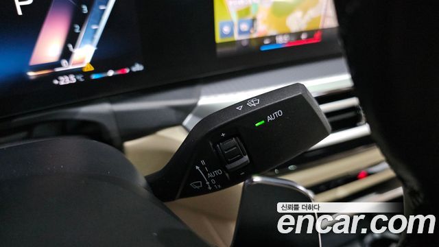 BMW 3-Series 2023 — photo 29