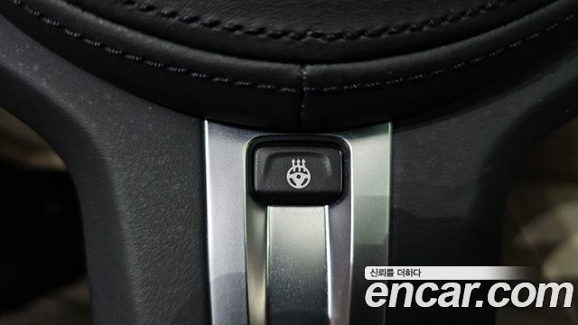 BMW 3-Series 2023 — photo 32