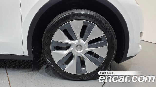 Tesla Model Y 2024 — photo 5