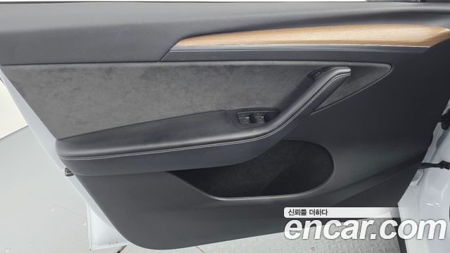 Tesla Model Y 2024 — photo 14