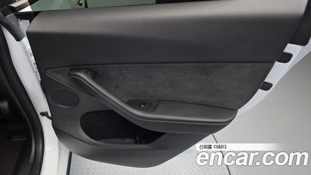Tesla Model Y 2024 — photo 15