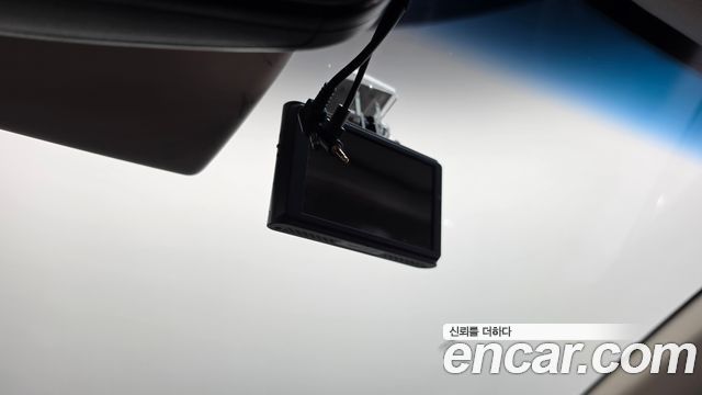 Genesis G80 2022 — photo 28