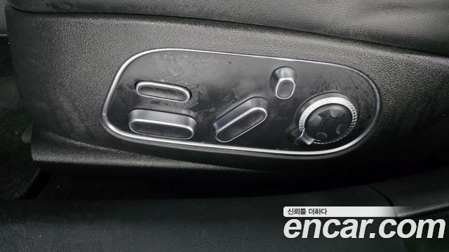 Genesis G90 2023 — photo 32