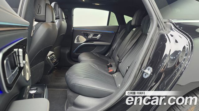 Mercedes-Benz EQS 2023 — photo 18