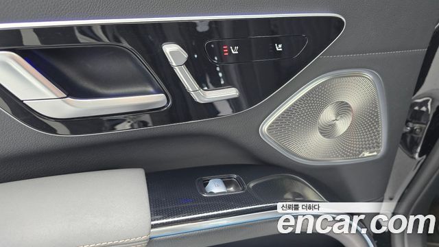 Mercedes-Benz EQS 2023 — photo 28
