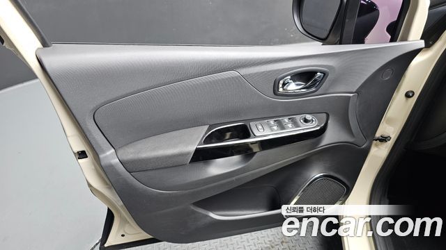 Renault Korea QM3 2015 — photo 14